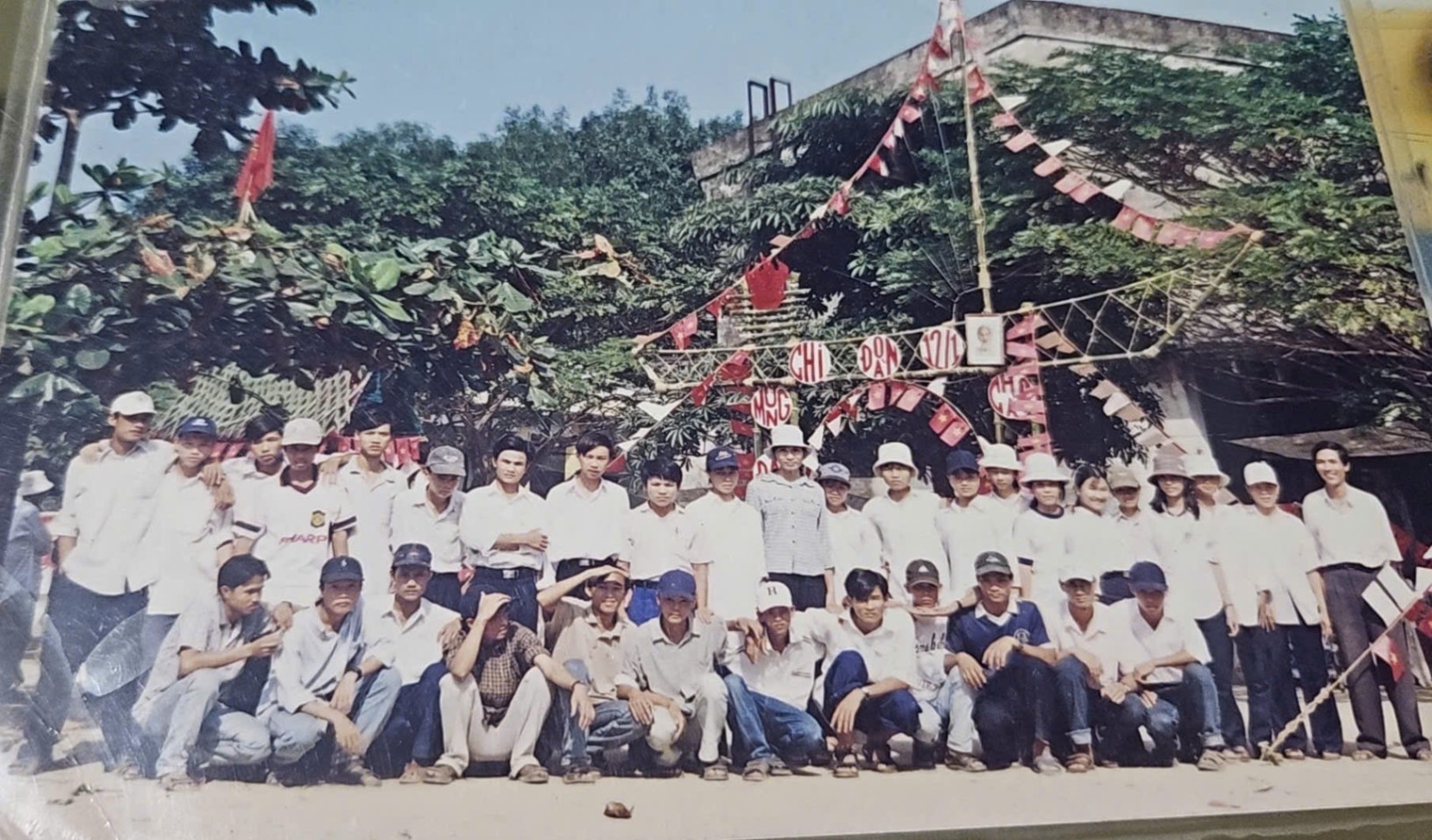 Tập thế lớp 12/1