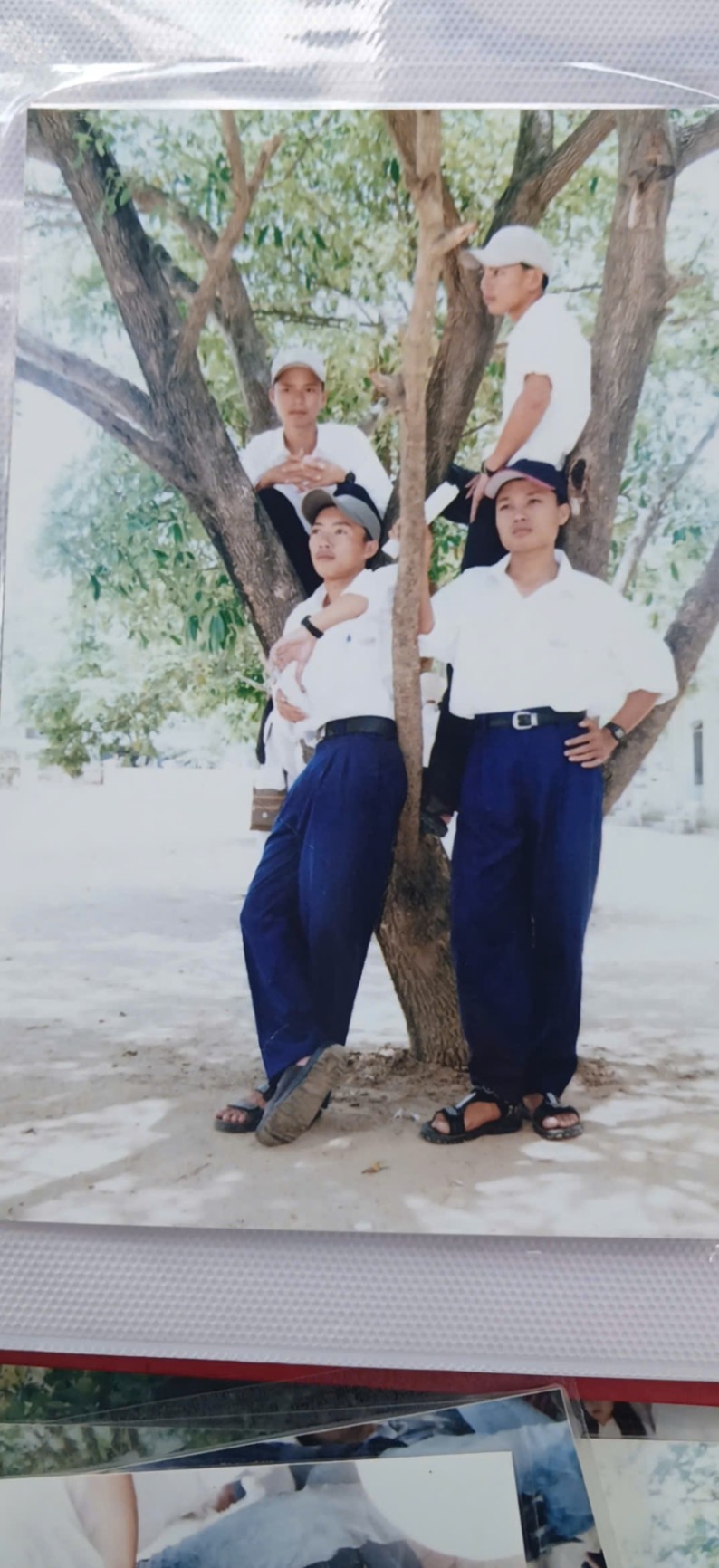 Tập thế lớp 12/7