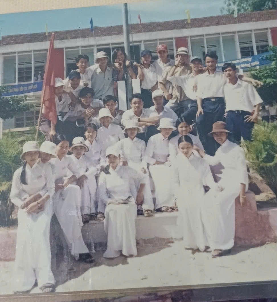 Tập thế lớp 12/6
